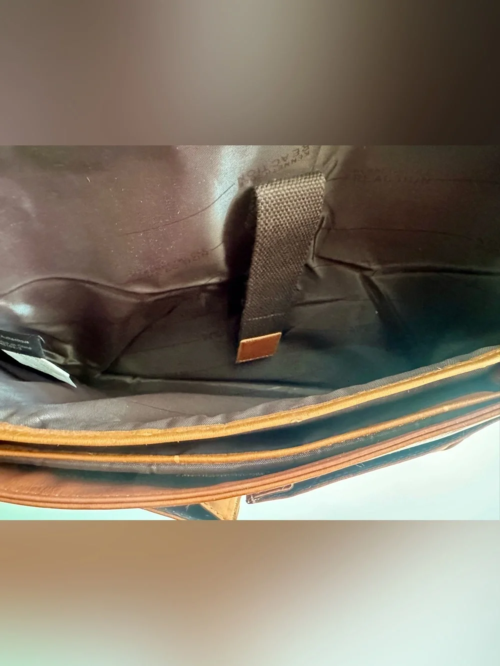 Kenneth Cole Reaction beautiful messenger